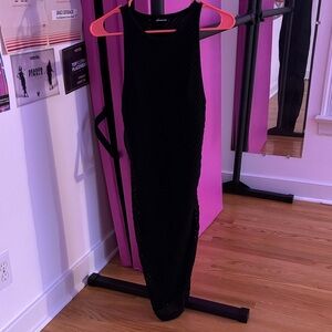 Elegant Black Sleeveless Crocheted Dress